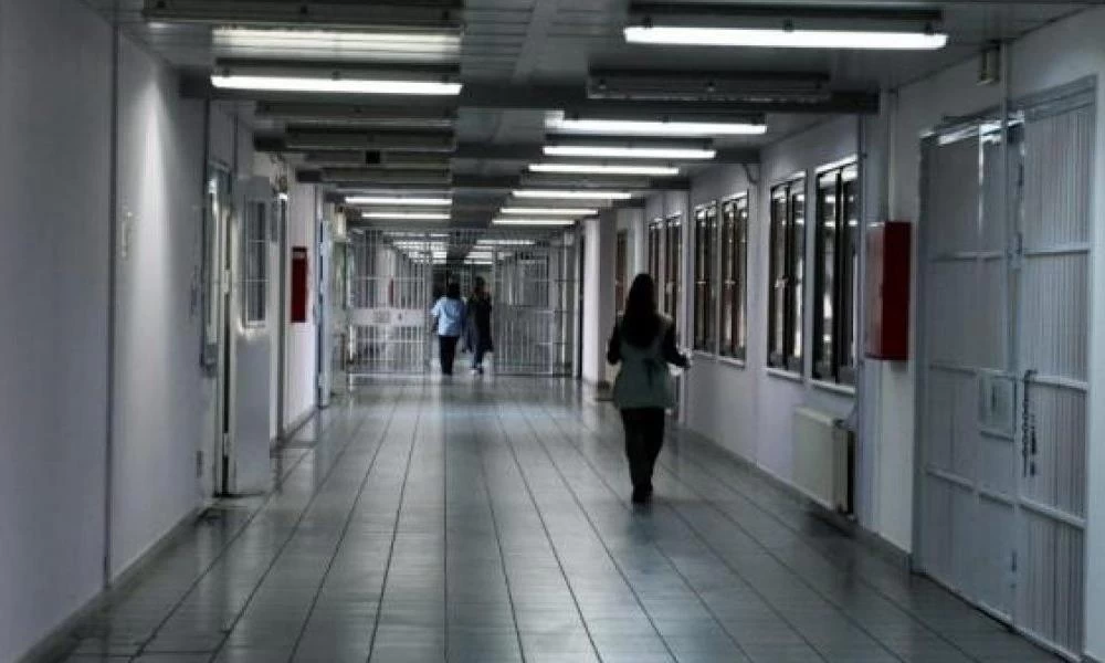 Οι κρατούμενες των φυλακών Ελαιώνα-Θήβας αρνούνται να μπουν στα κελιά τους